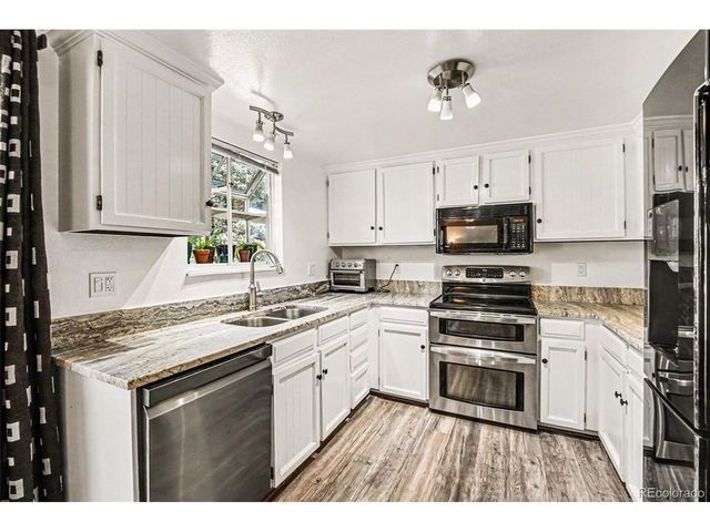 6771 S Dahlia Ct, Centennial, CO 80122