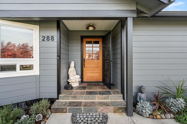 288 Maywood Way, Ashland, OR 97520