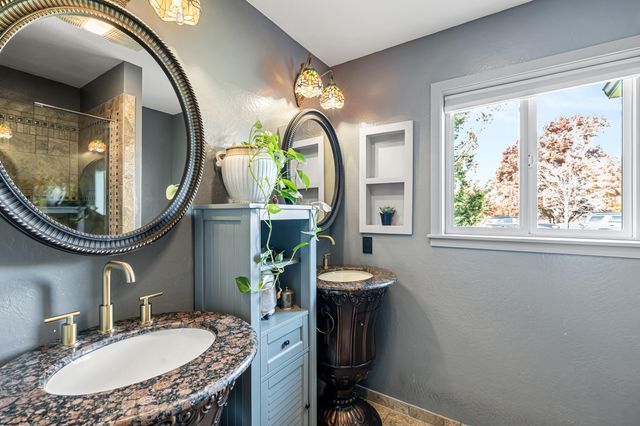 288 Maywood Way, Ashland, OR 97520