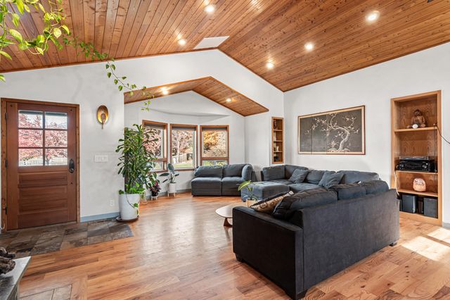 288 Maywood Way, Ashland, OR 97520