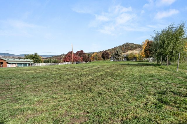 288 Maywood Way, Ashland, OR 97520