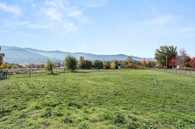 288 Maywood Way, Ashland, OR 97520