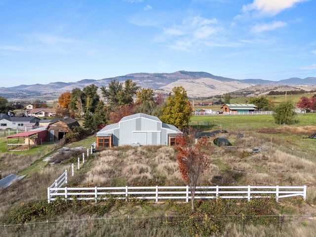 288 Maywood Way, Ashland, OR 97520