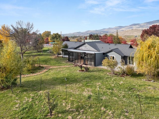 288 Maywood Way, Ashland, OR 97520