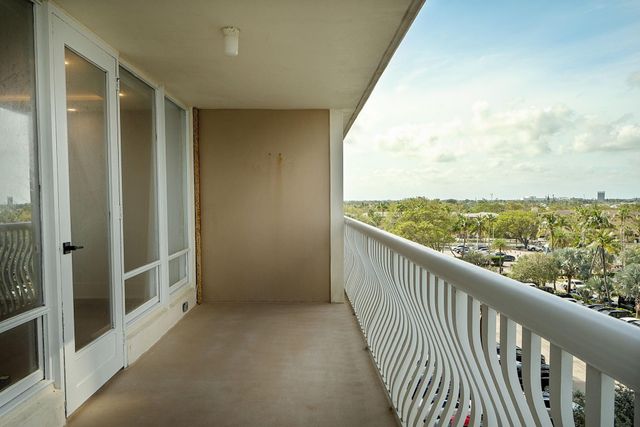 4020 Galt Ocean Drive 409, Fort Lauderdale, FL 33308