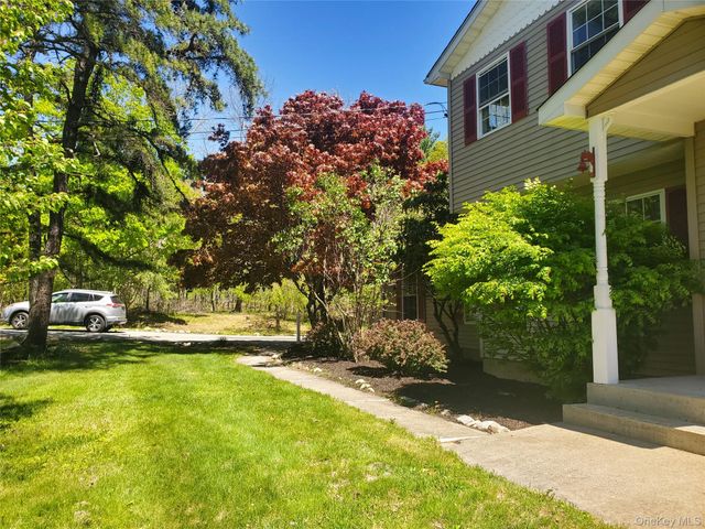 34 Fire Tower Road, Bloomingburg, NY 12721