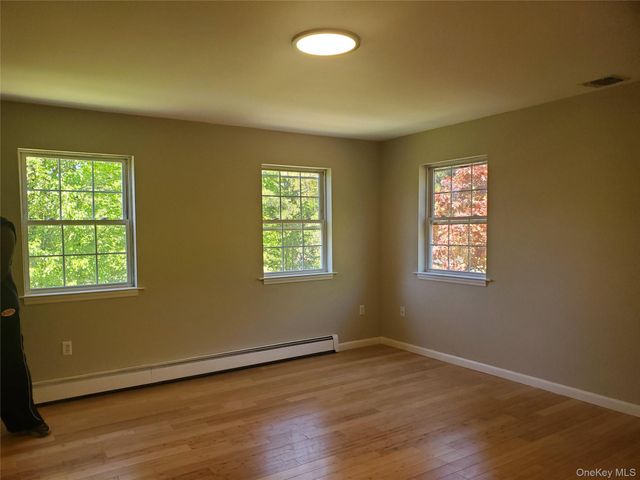 34 Fire Tower Road, Bloomingburg, NY 12721