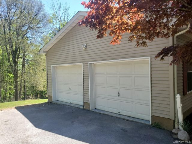 34 Fire Tower Road, Bloomingburg, NY 12721