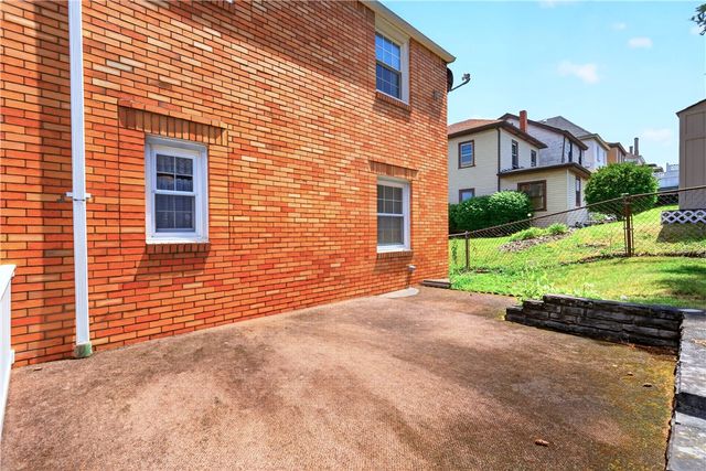 1218 Wareman Ave, Brookline, PA 15226