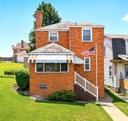 1218 Wareman Ave, Brookline, PA 15226