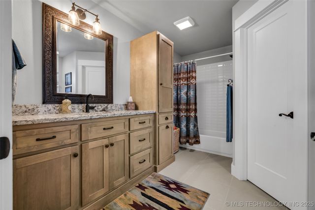 33690 Sage Grouse Circle, Afton, OK 74331