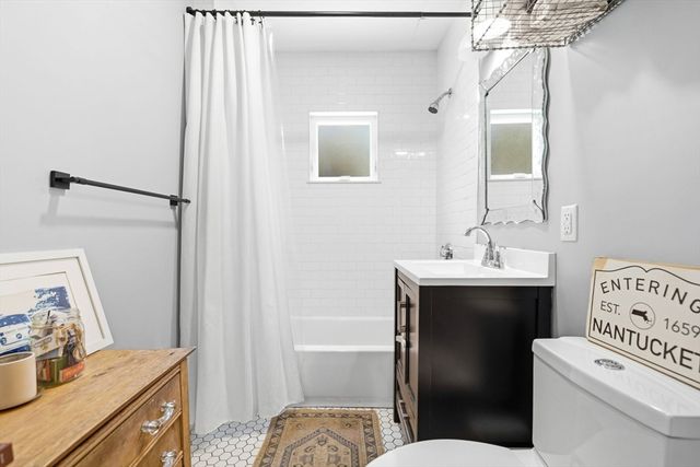 27 Valley Rd 27, Milton, MA 02186
