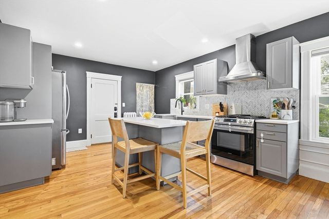 27 Valley Rd 27, Milton, MA 02186