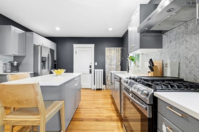 27 Valley Rd 27, Milton, MA 02186