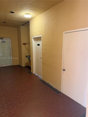 7400 NW 7th St Unit 2, Miami, FL 33126