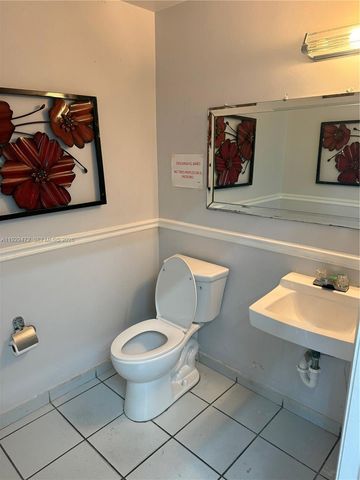 7400 NW 7th St Unit 2, Miami, FL 33126