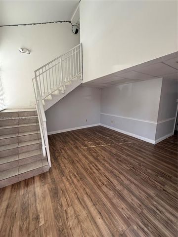 7400 NW 7th St Unit 2, Miami, FL 33126