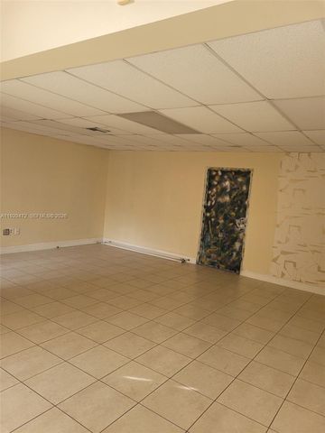 7400 NW 7th St Unit 2, Miami, FL 33126