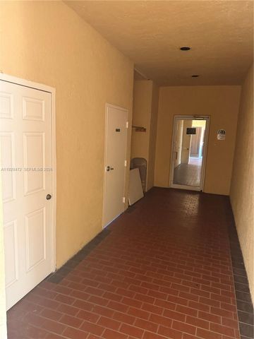 7400 NW 7th St Unit 2, Miami, FL 33126