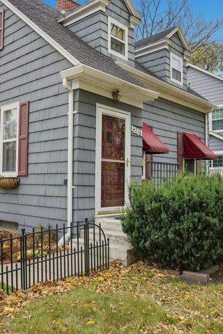 1261 4th Street N, Fargo, ND 58102