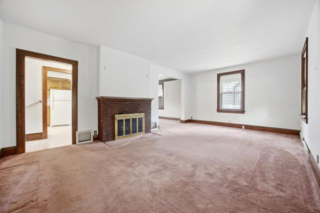 1261 4th Street N, Fargo, ND 58102