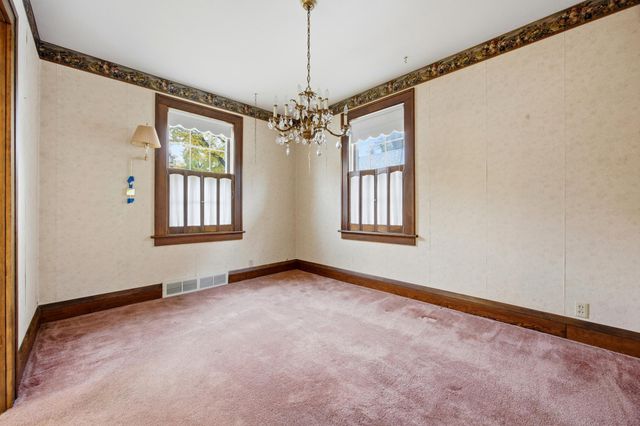 1261 4th Street N, Fargo, ND 58102