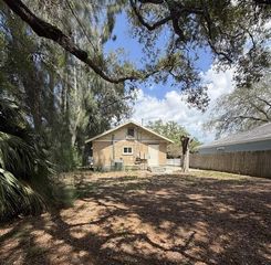 1727 45TH STREET S B, St Petersburg, FL 33711