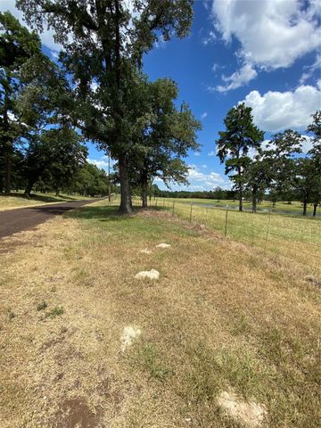 11109 County Road 207, Centerville, TX 75833