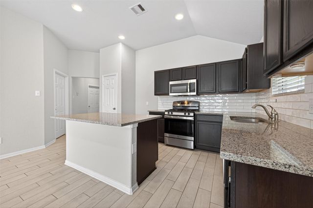 2122 Artic Loon Drive, Conroe, TX 77385