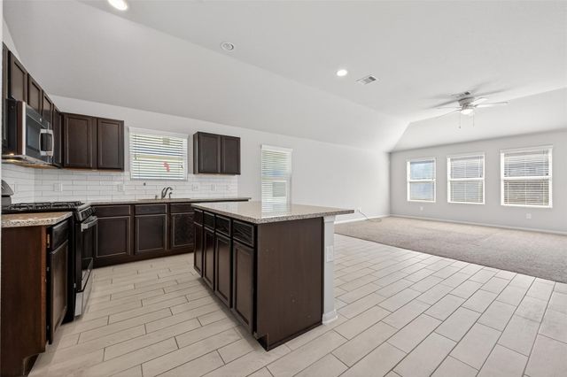 2122 Artic Loon Drive, Conroe, TX 77385