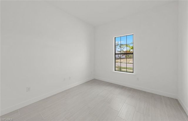 2107 Freemont WAY, Naples, FL 34120