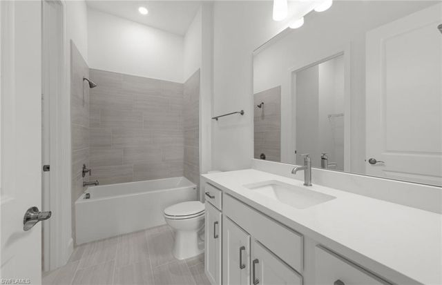 2107 Freemont WAY, Naples, FL 34120