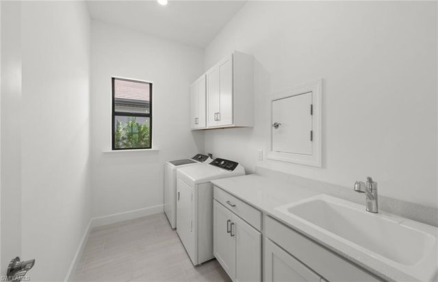 2107 Freemont WAY, Naples, FL 34120