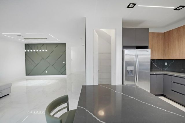 671 NE 191st Terrace, Miami, FL 33179