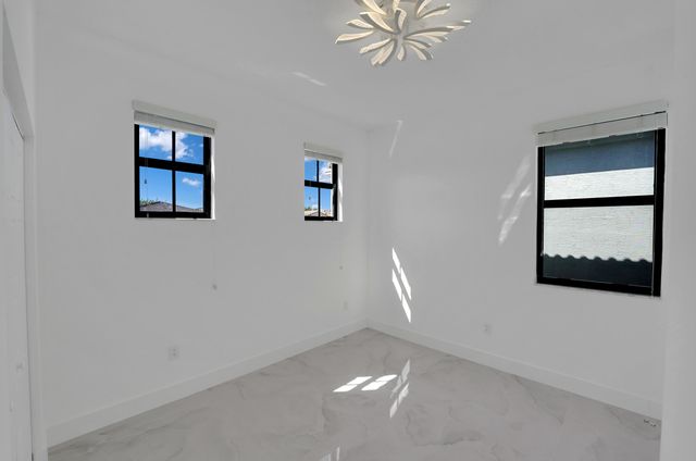 671 NE 191st Terrace, Miami, FL 33179