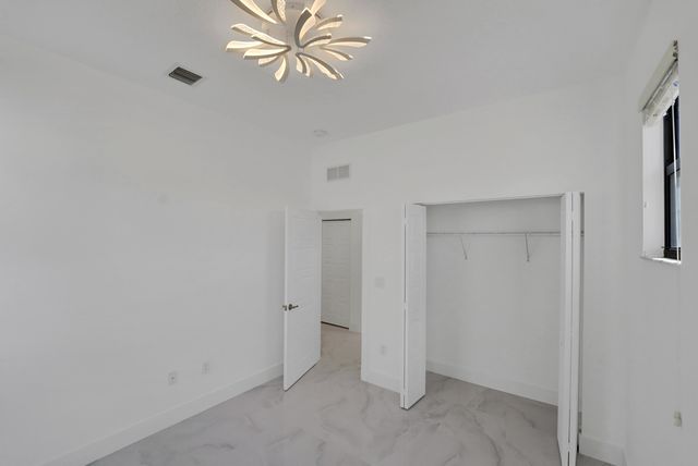 671 NE 191st Terrace, Miami, FL 33179