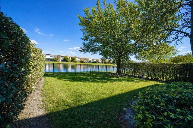 671 NE 191st Terrace, Miami, FL 33179