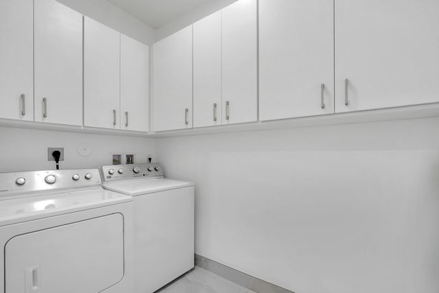 671 NE 191st Terrace, Miami, FL 33179