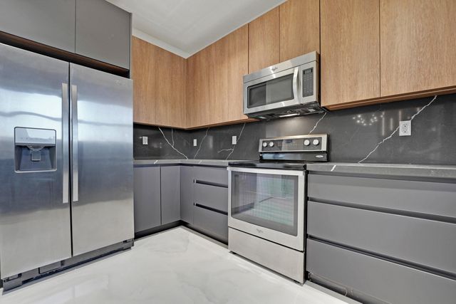 671 NE 191st Terrace, Miami, FL 33179