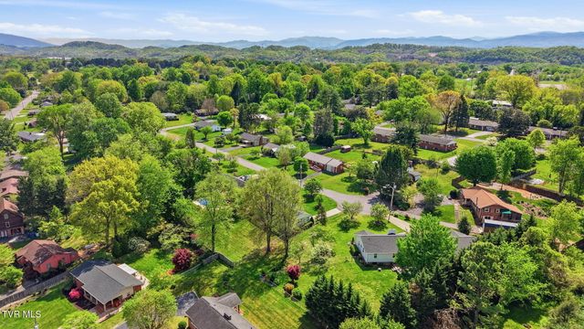 1308 Oxford Place, Johnson City, TN 37601