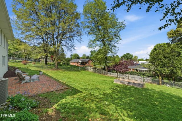 1308 Oxford Place, Johnson City, TN 37601