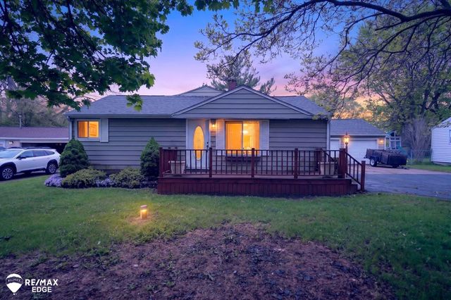 6120 Surrey Lane, Burton, MI 48519