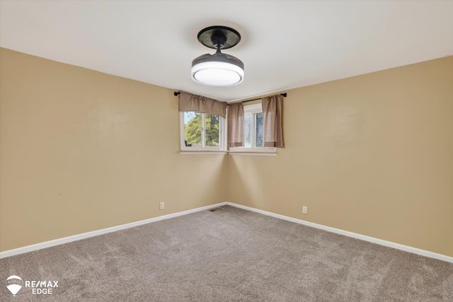 6120 Surrey Lane, Burton, MI 48519