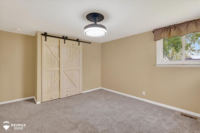 6120 Surrey Lane, Burton, MI 48519
