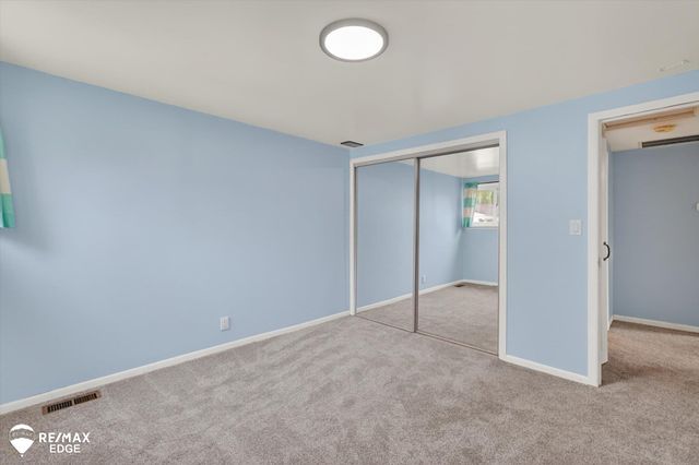 6120 Surrey Lane, Burton, MI 48519