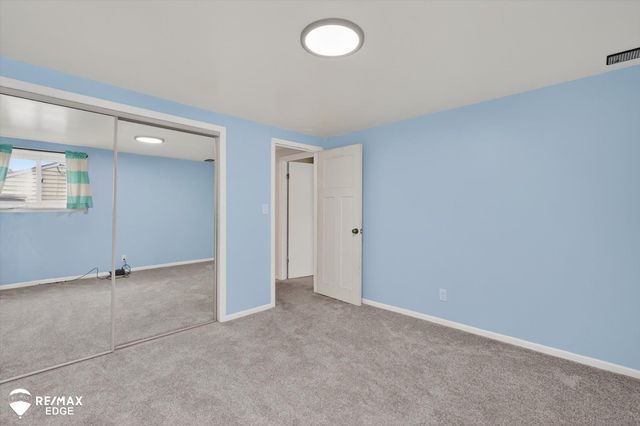 6120 Surrey Lane, Burton, MI 48519