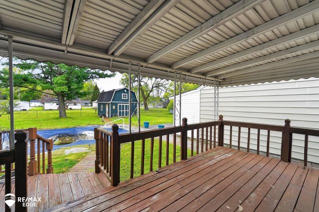 6120 Surrey Lane, Burton, MI 48519