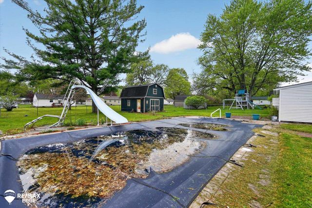 6120 Surrey Lane, Burton, MI 48519