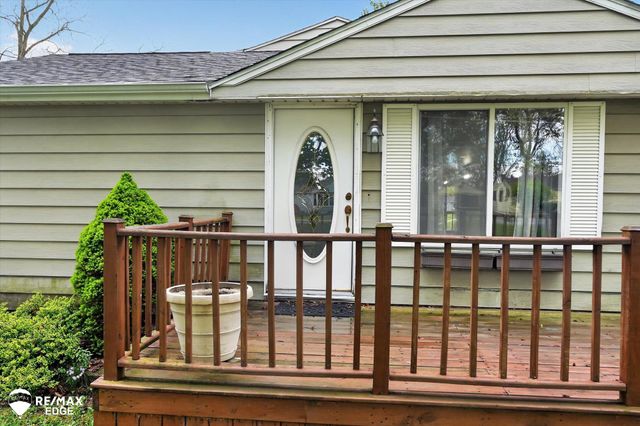 6120 Surrey Lane, Burton, MI 48519