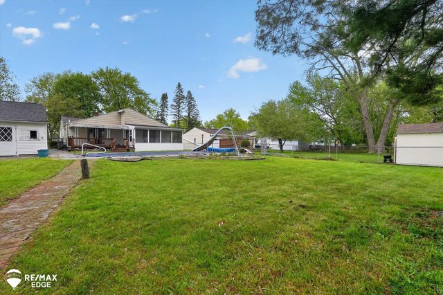 6120 Surrey Lane, Burton, MI 48519